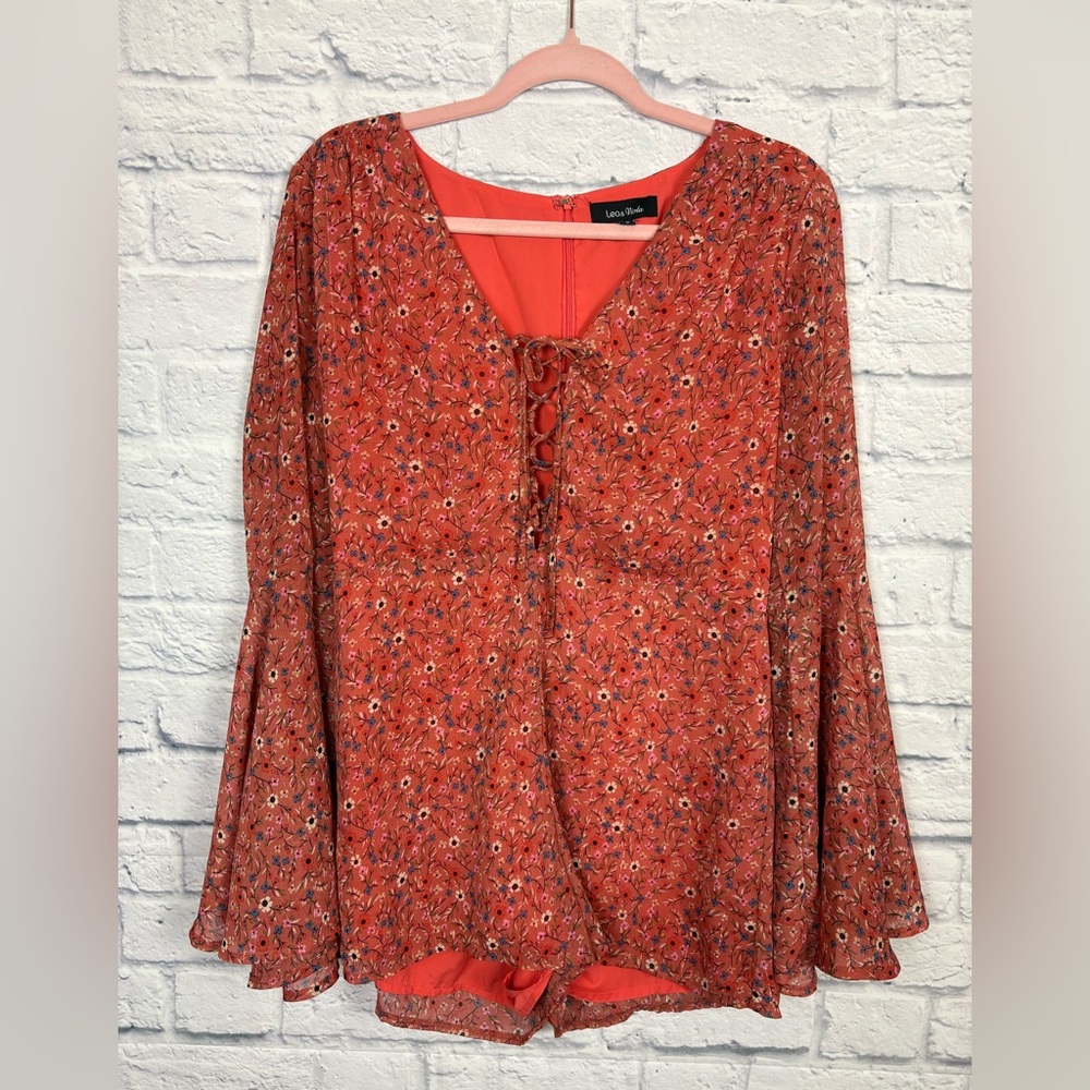 Lea & Viola bell sleeve floral romper size M